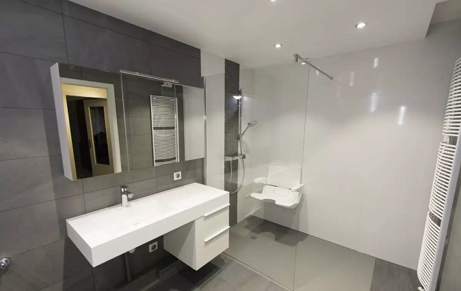 Salle de Bain à Mobilité Réduite